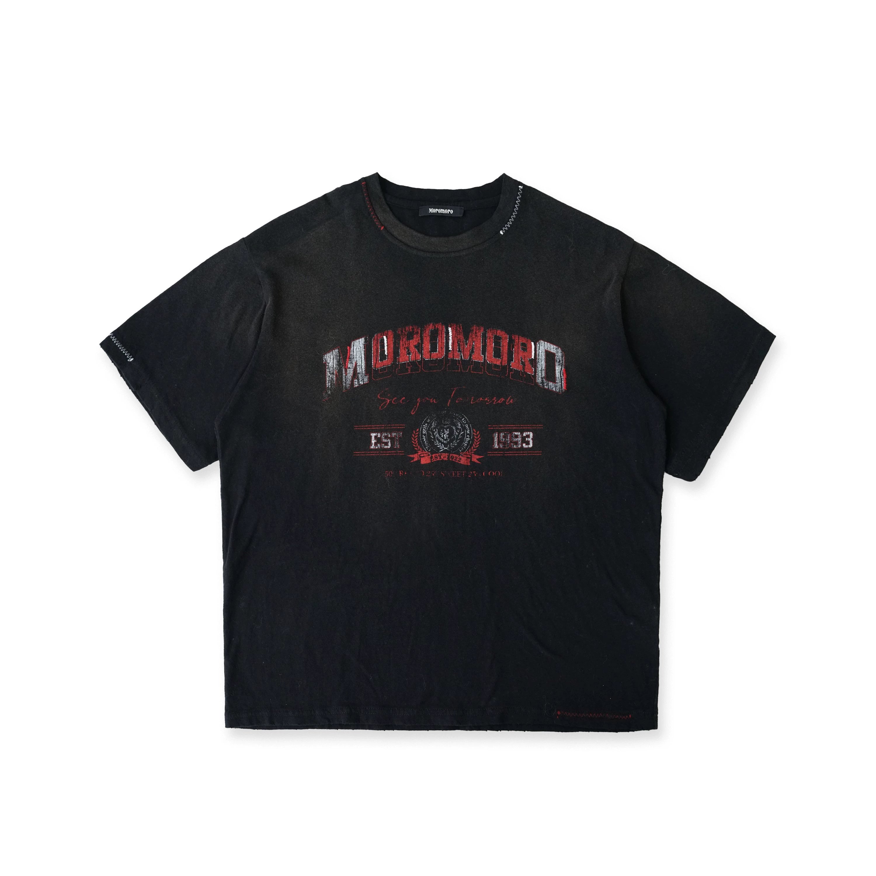 Moromoro Classic Graphic Tee with Vintage Appeal