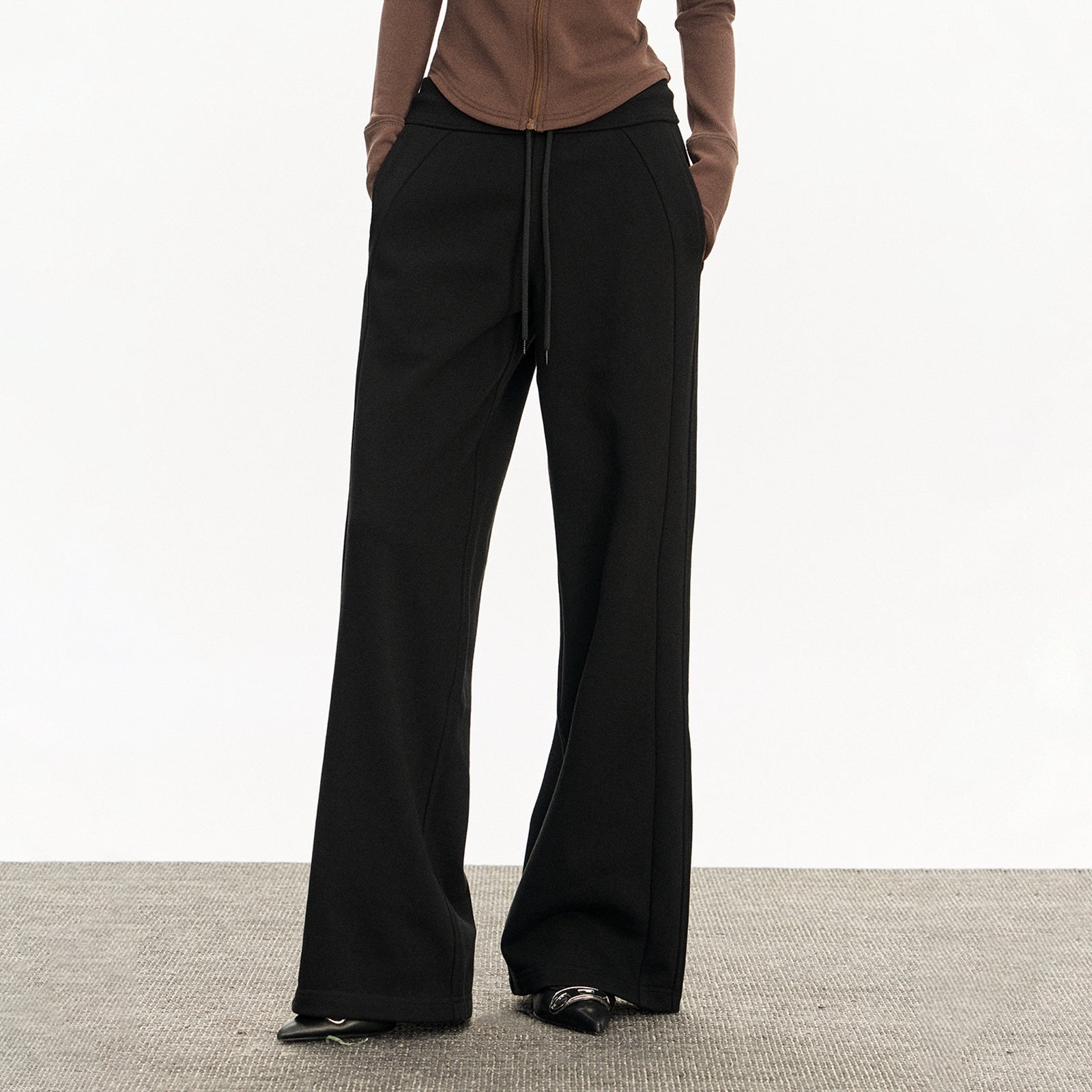 Ariseism Retro-Inspired Low-Waisted Yoga Pants for Women