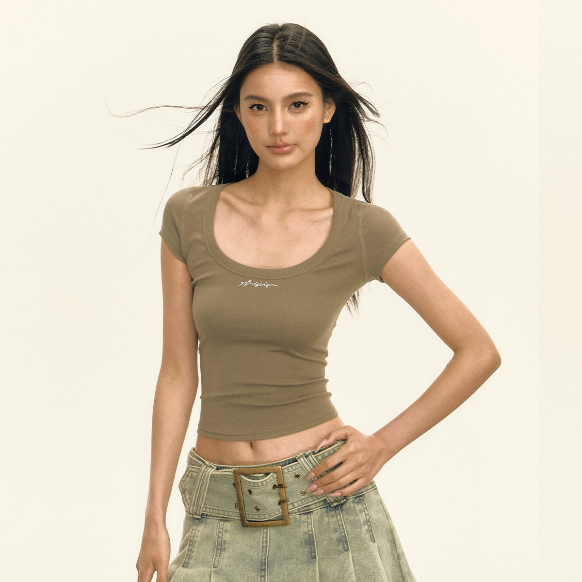 Ariseism Retro Diamond Logo Square Neck T-Shirt for Women