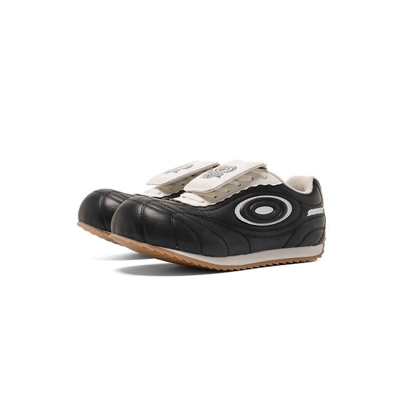 Old Order Gump Football Shoes - Stylish Black & White Design