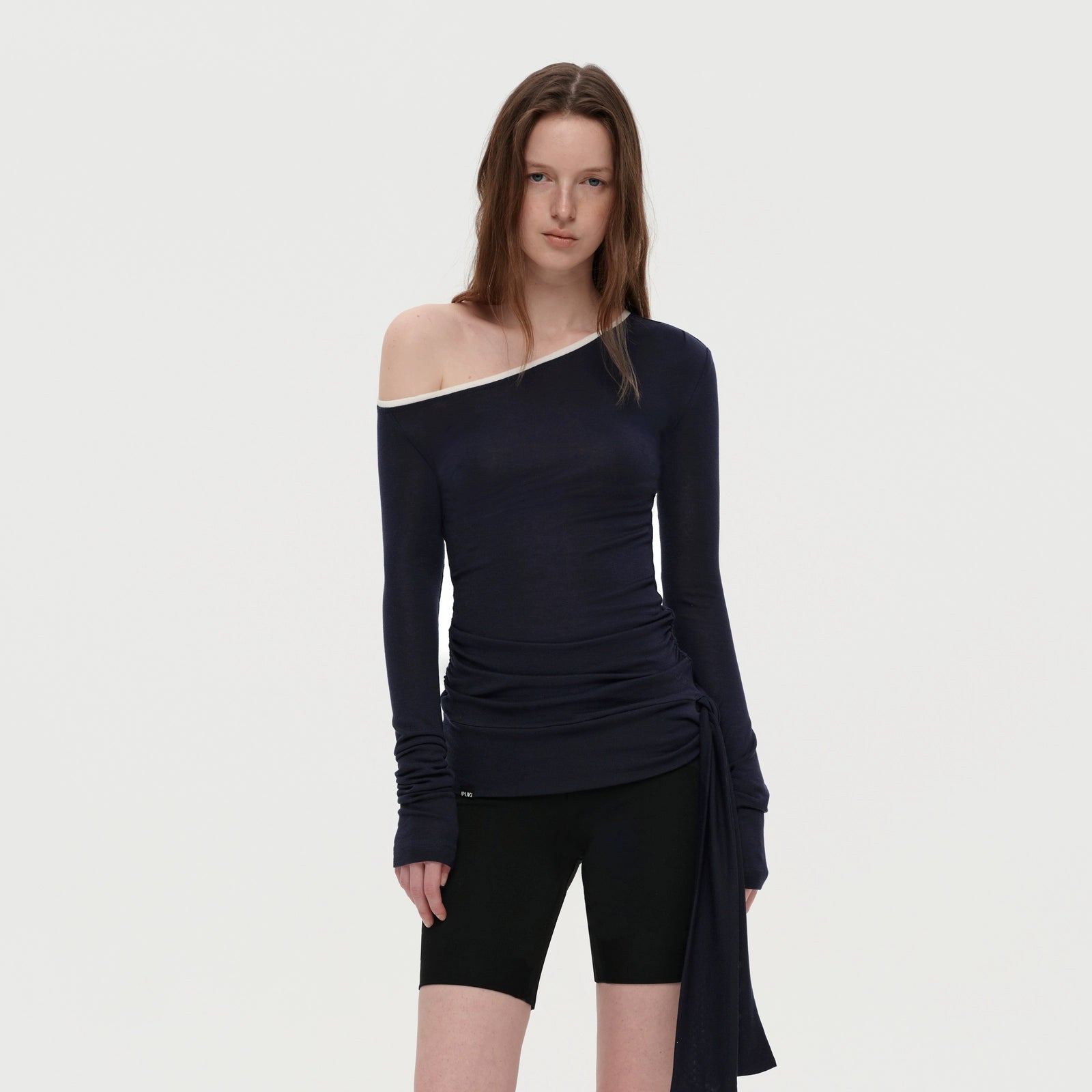 Puki Puki Stylish Merino Wool Off-Shoulder Top