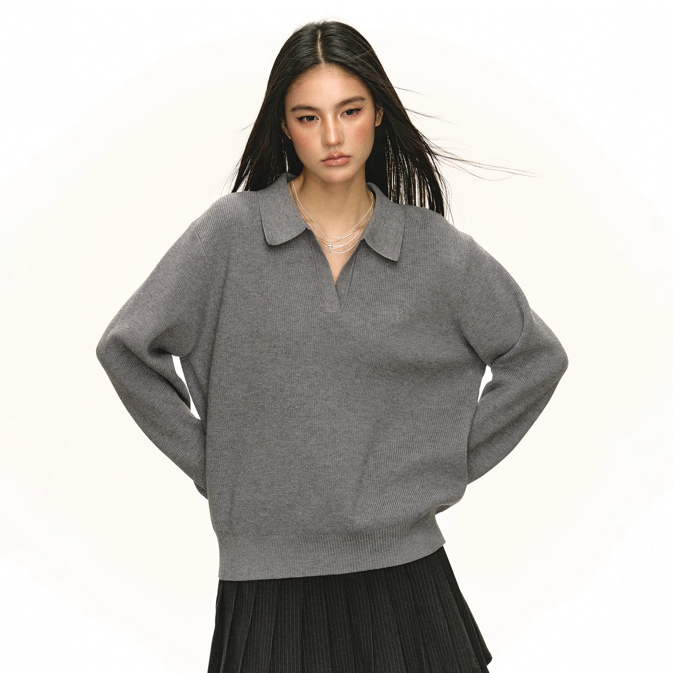 Ariseism Vintage-Inspired Sweater in Multiple Colors