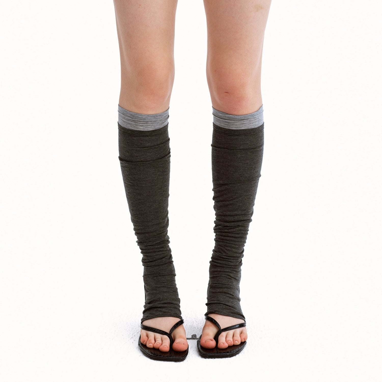 Puki Puki Stylish Two-Tone Knee-Length Stacked Socks