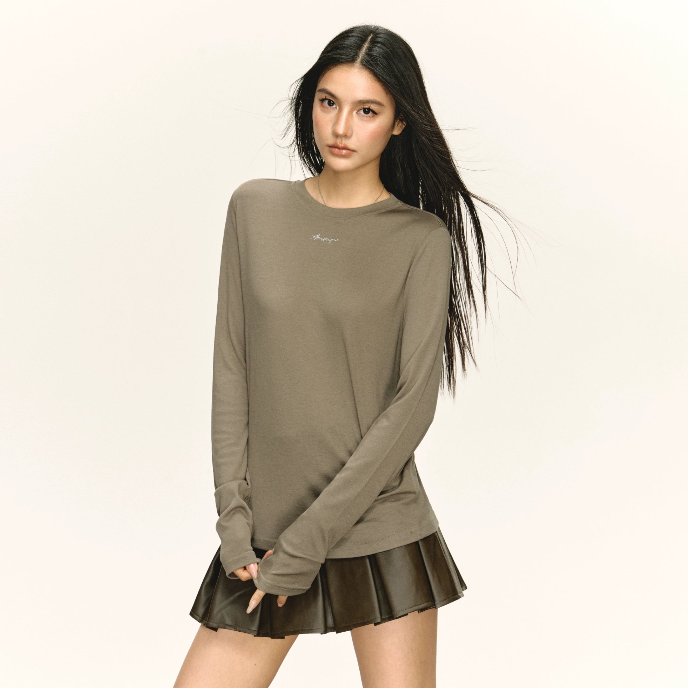 Ariseism Women's Retro-Inspired Long-Sleeve T-Shirt