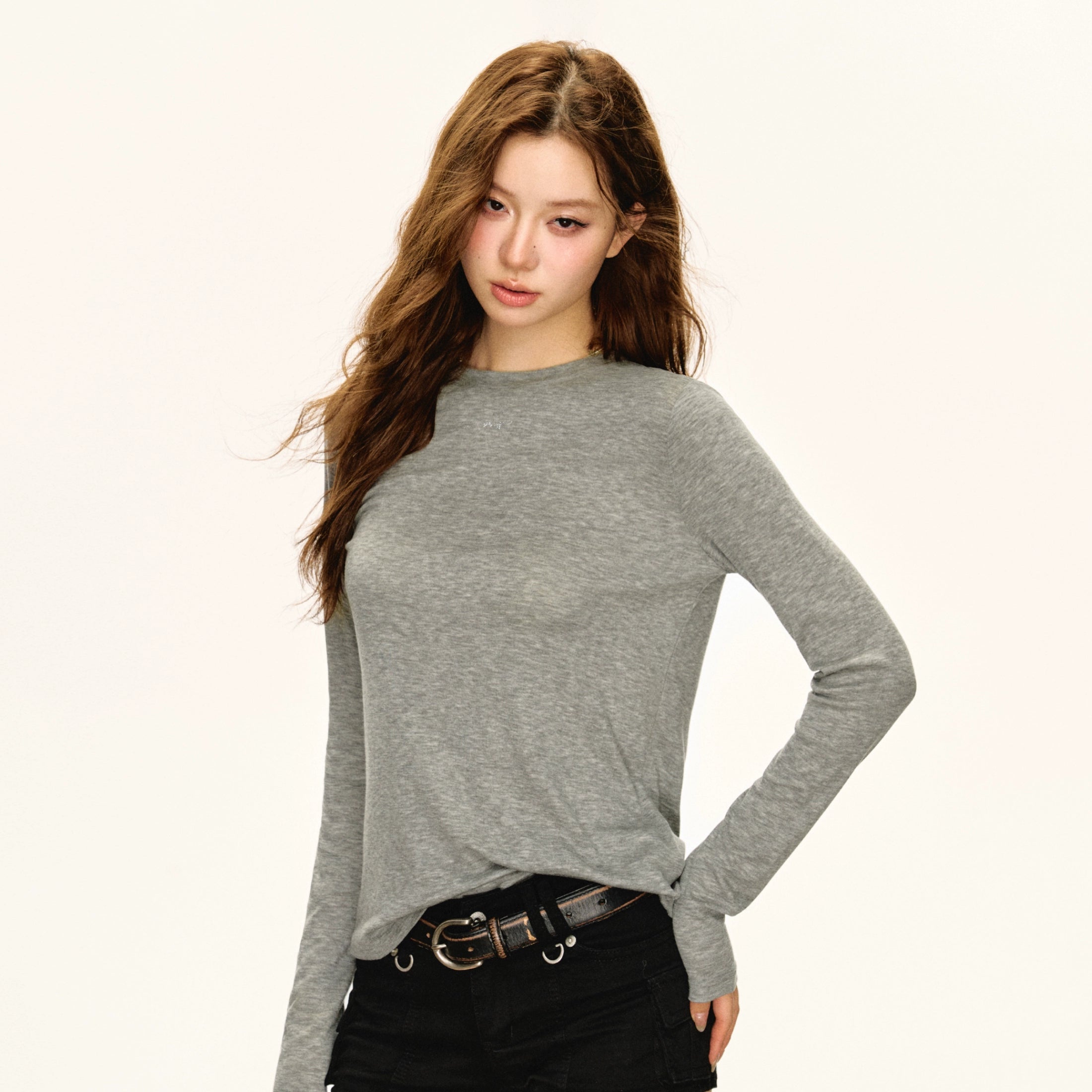Ariseism Women's Retro-Inspired Long-Sleeve T-Shirt