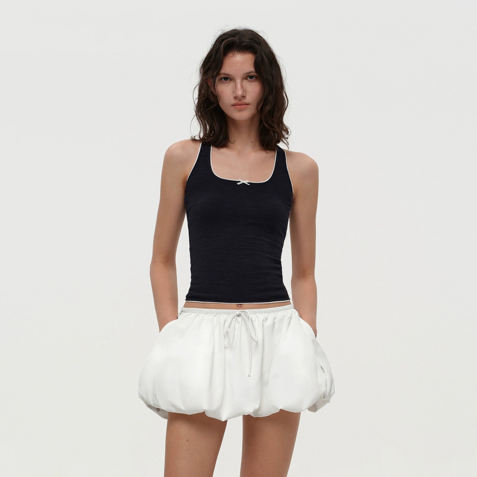 Puki Puki Stylish Slim Fit Tank Top with Color Contrast
