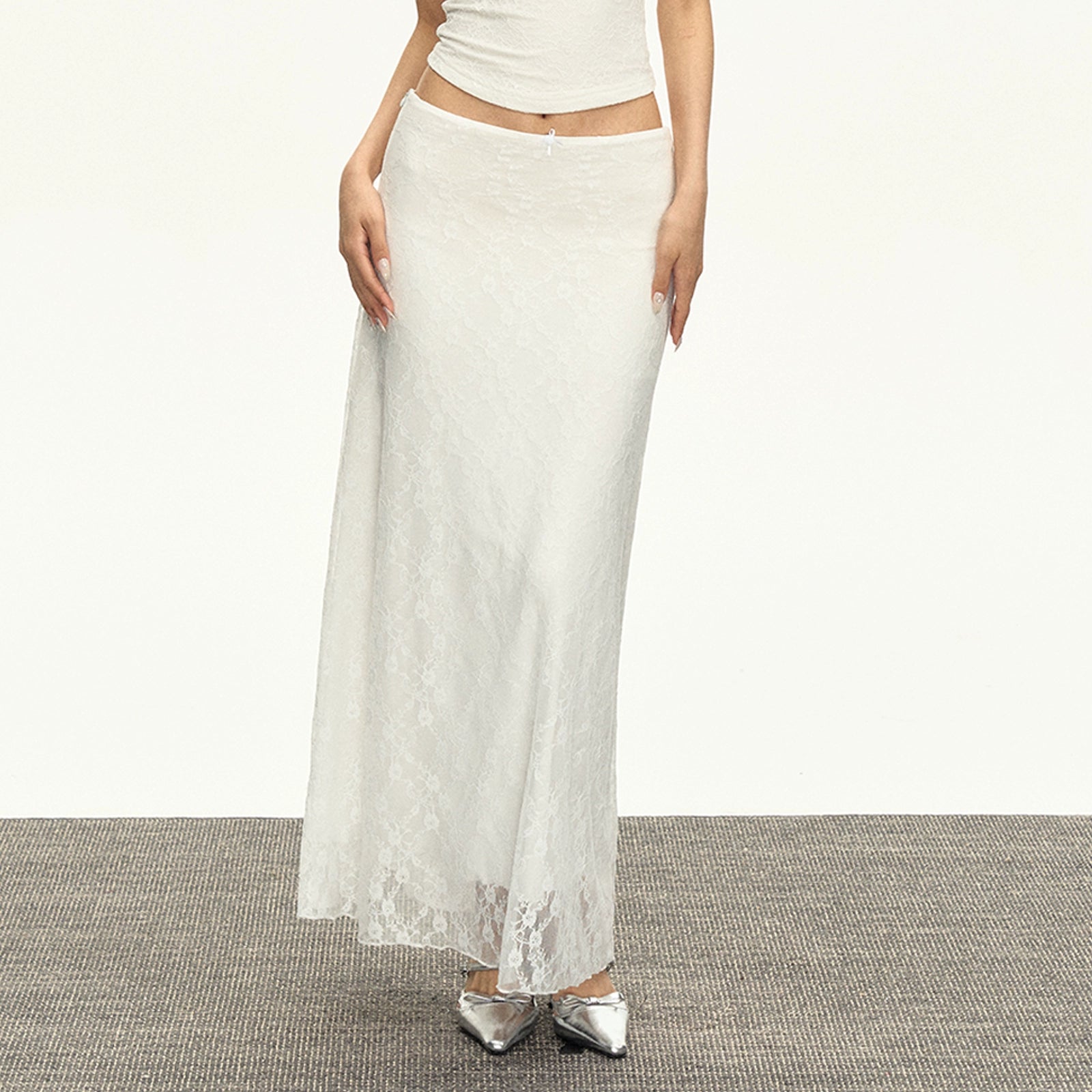 Ariseism Vintage-Inspired Lace Top and Bustier Skirt Ensemble