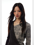 THELIGHT OFFICIAL Asymmetric Colorblock Grommet Top in Gray - On Model