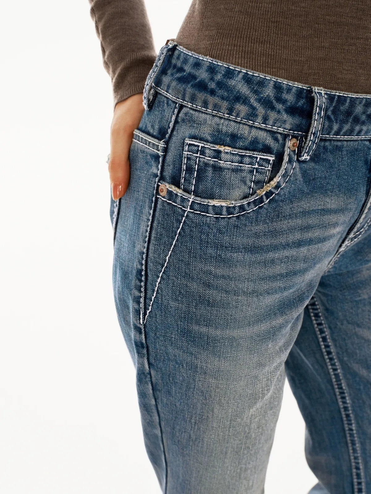 PUKI Contrast Stitch Straight Jeans in Blue - On Model