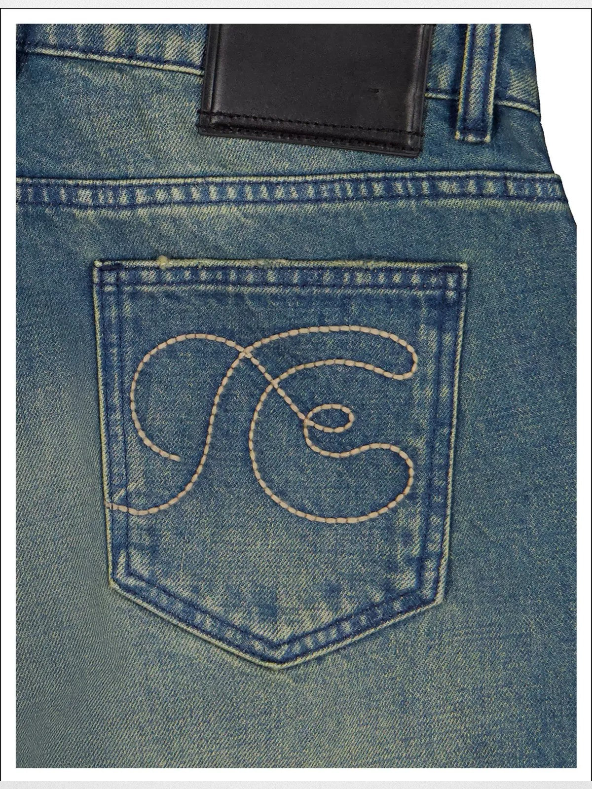 FaxCopyExpress Dirty Wash Low Waist Jeans in Denim - Detail