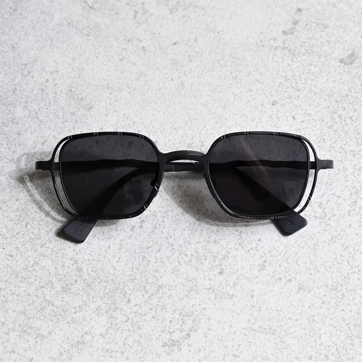 FUTURE UPDATE Luxury Hammered Texture Rectangle Sunglasses Frame