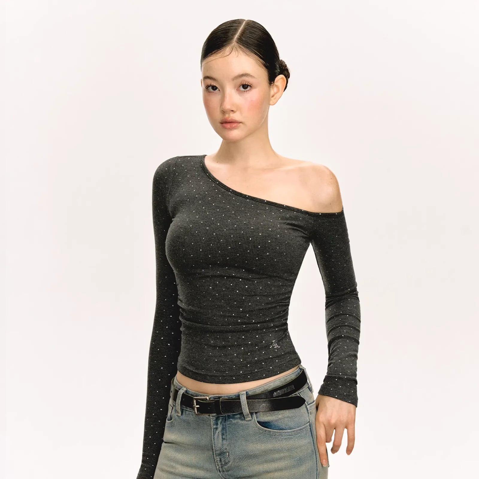 ARISEISM Women's Off-Shoulder Slim-Fit Ribbed Long-Sleeve Top