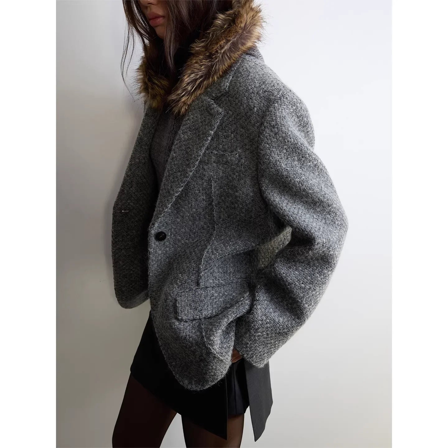 RandomPiece Women's Textured Wool Blend Blazer with Faux Fur Collar