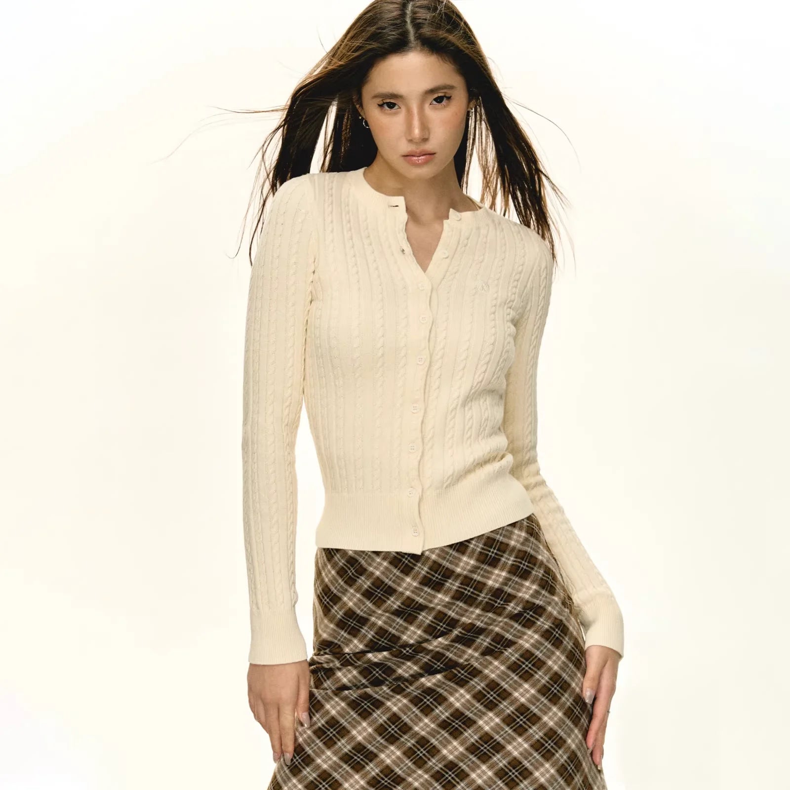 ARISEISM Slim Fit Round Neck Cable-Knit Cardigan for Women