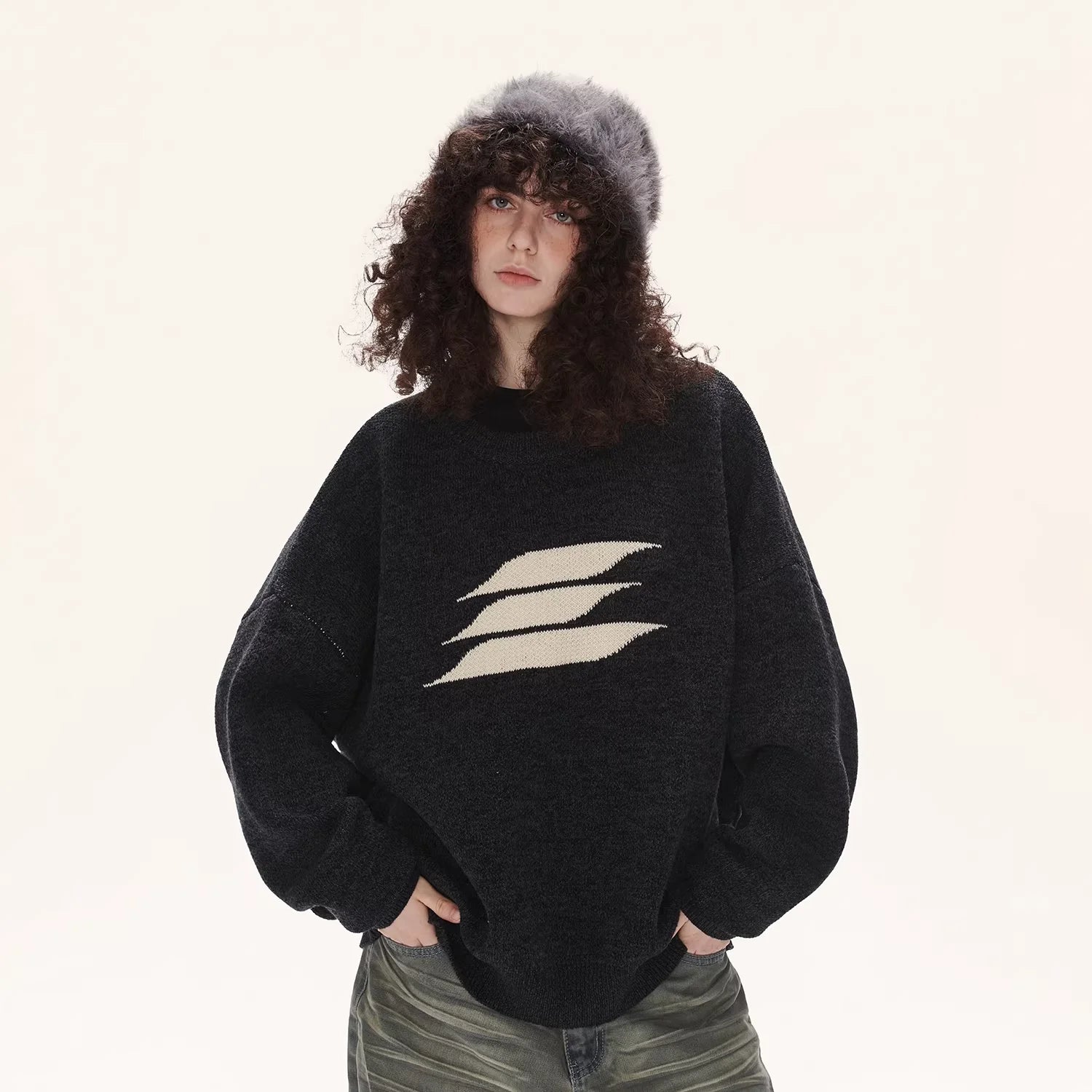 LOSTCTRL Unisex Oversized Knit Sweater with Abstract Chevron Design