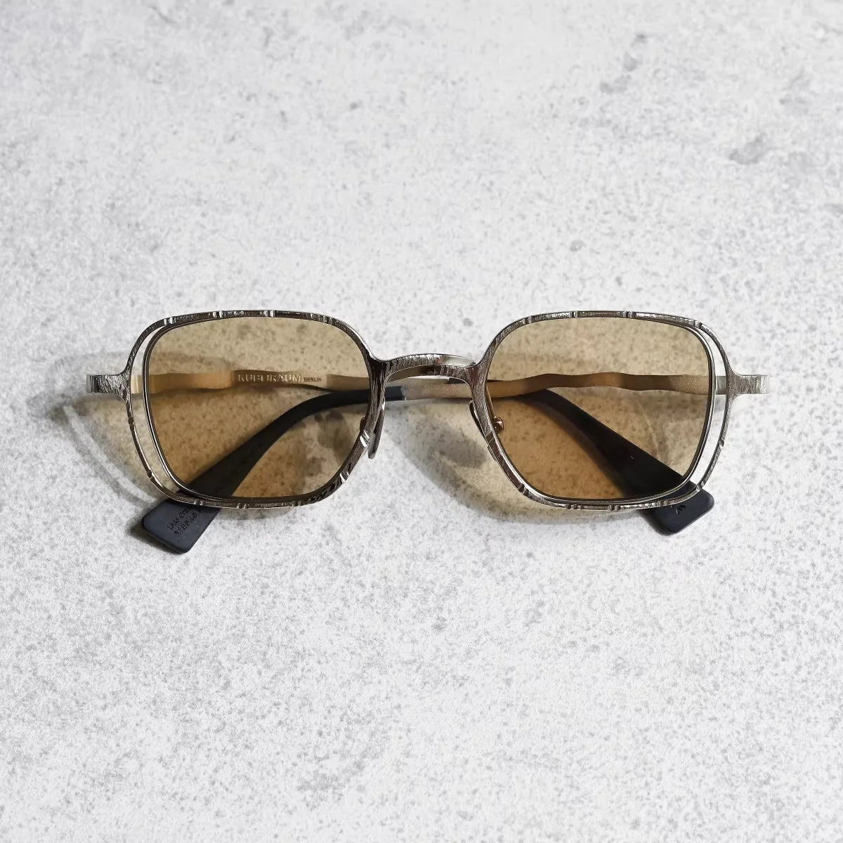 FUTURE UPDATE Luxury Hammered Texture Rectangle Sunglasses Frame