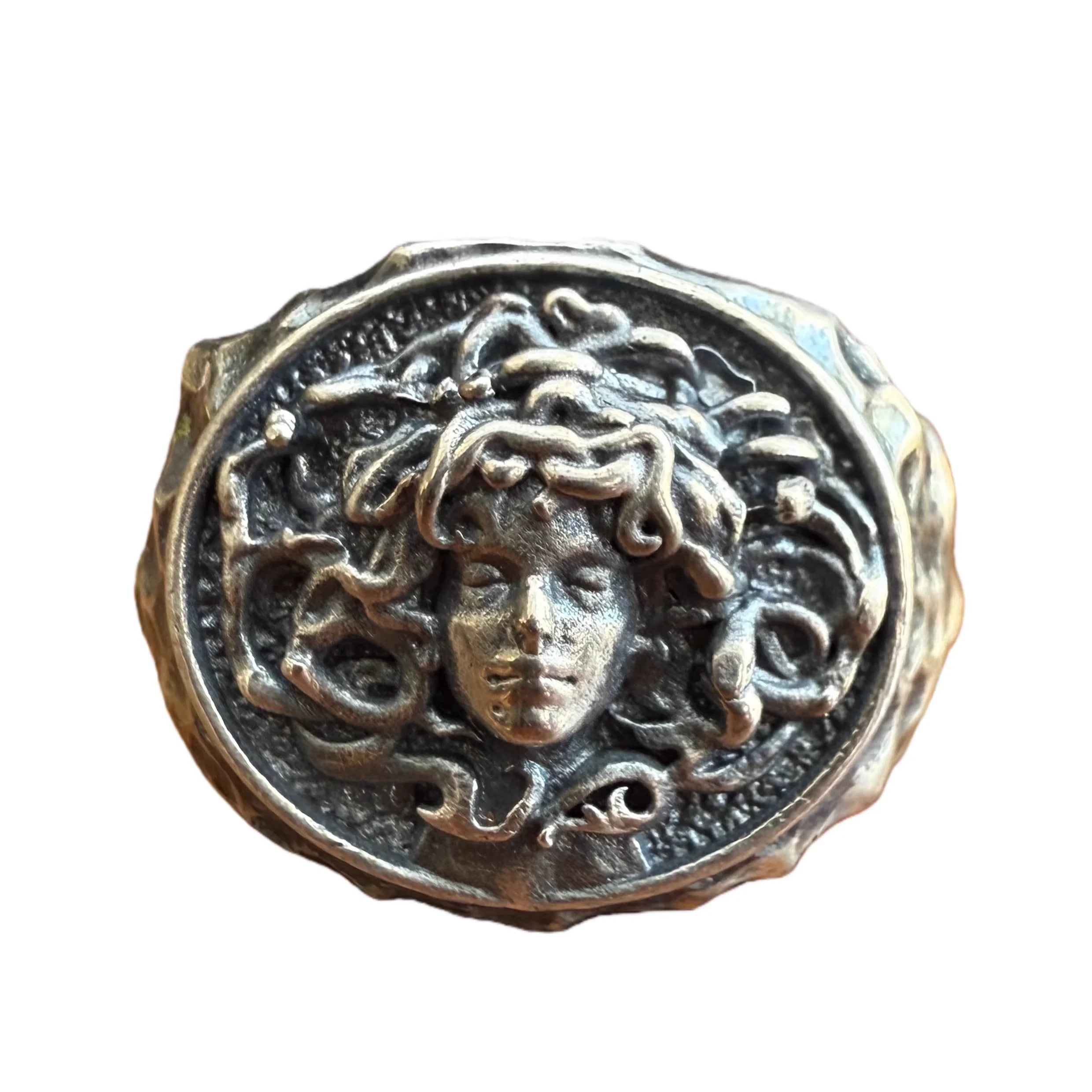 UNKNOWNWORLD Handcrafted Silver Ring with Medusa Head and Hammered Finish