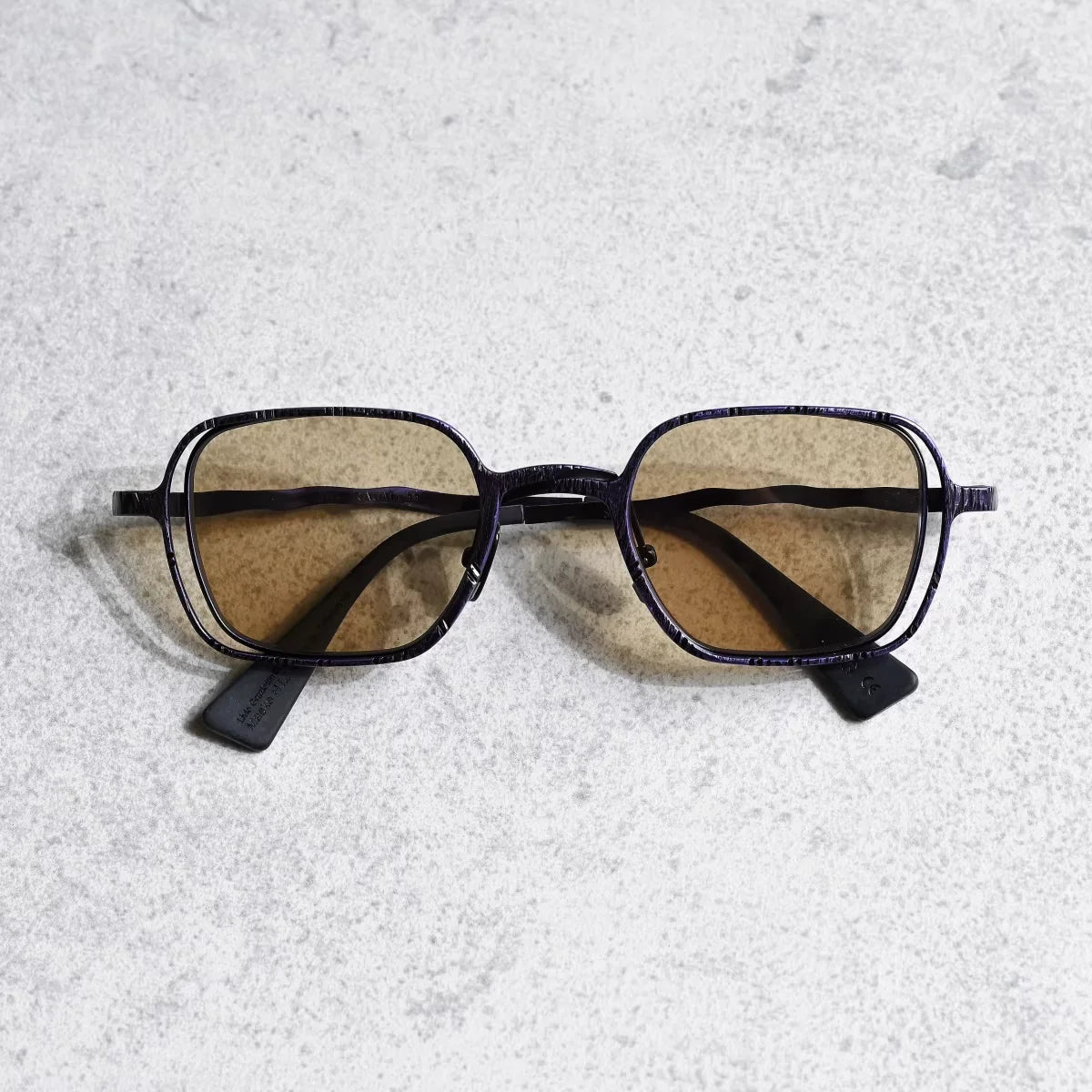 FUTURE UPDATE Luxury Hammered Texture Rectangle Sunglasses Frame